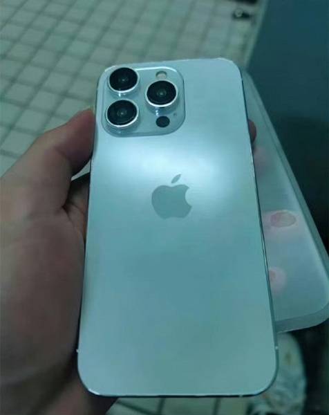 iPhone 15 Pro-ի լուսանկարները հայտնվել են ցանցում 1 iPhone 15 Pro-ի լուսանկարները հայտնվել են ցանցում