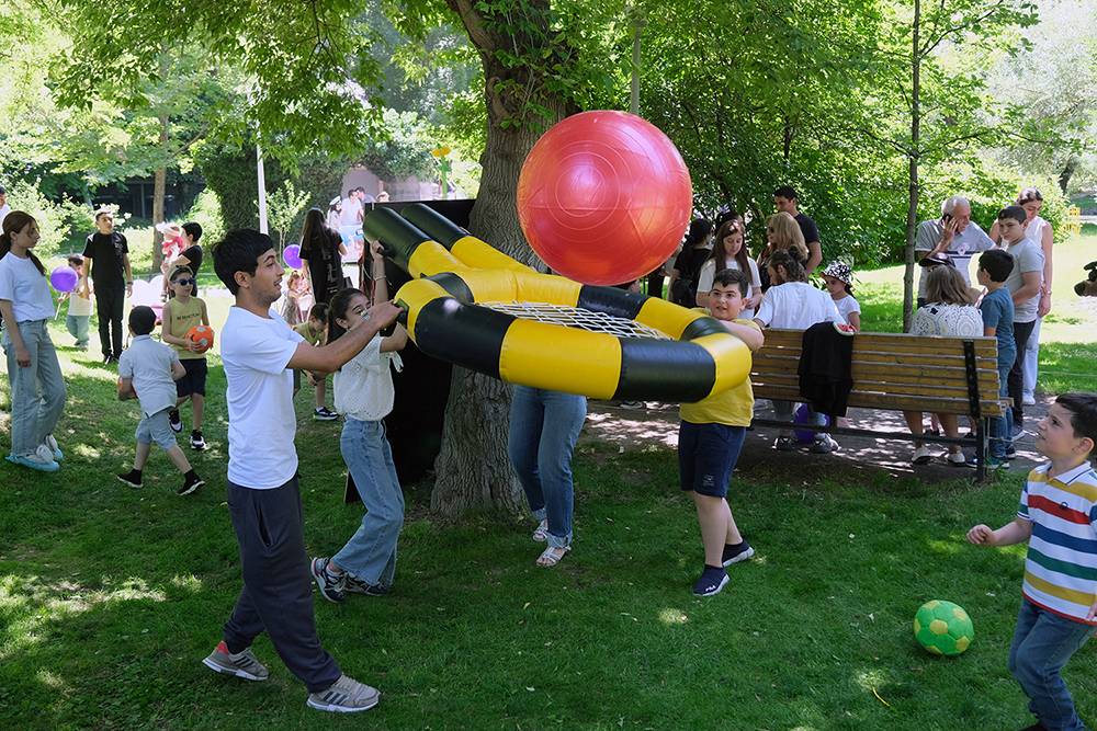 Երեխաները՝ միշտ կենտրոնում․ Բիբլոս Բանկ Արմենիայի հունիսմեկյան նվերը փոքրիկներին 22 Երեխաները՝ միշտ կենտրոնում․ Բիբլոս Բանկ Արմենիայի հունիսմեկյան նվերը փոքրիկներին