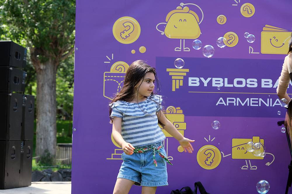 Երեխաները՝ միշտ կենտրոնում․ Բիբլոս Բանկ Արմենիայի հունիսմեկյան նվերը փոքրիկներին 25 Երեխաները՝ միշտ կենտրոնում․ Բիբլոս Բանկ Արմենիայի հունիսմեկյան նվերը փոքրիկներին