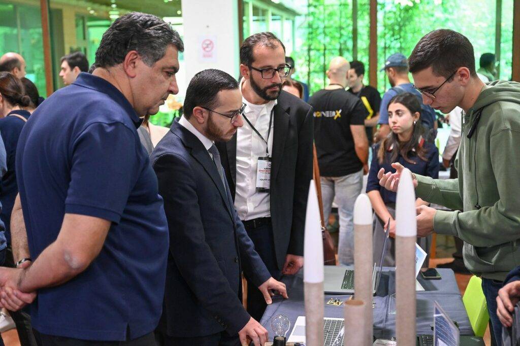 Ինժեներական քաղաքի երկրորդ հատվածում բացվել է Hylink Technologies ընկերությունը 1 Ինժեներական քաղաքի երկրորդ հատվածում բացվել է Hylink Technologies ընկերությունը