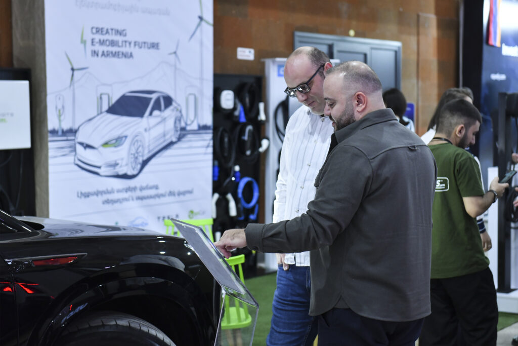 HONGQI էլեկտրամոբիլները DigiTec-ում են՝ 10% զեղչով