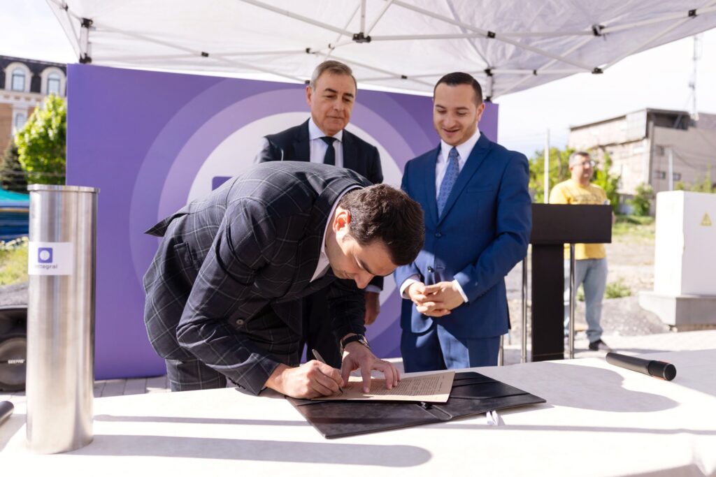 Հայաստանում կստեղծվի կիսահաղորդիչների ռազմավարական կենտրոն՝ ապահովելով առնվազն 300 նոր աշխատատեղ 2 Հայաստանում կստեղծվի կիսահաղորդիչների ռազմավարական կենտրոն՝ ապահովելով առնվազն 300 նոր աշխատատեղ