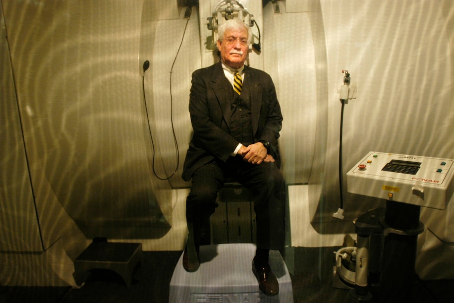 Մահացել է գյուտարար Ռայմոնդ Դամադյանը՝ MRI ախտորոշման սարքի հեղինակը