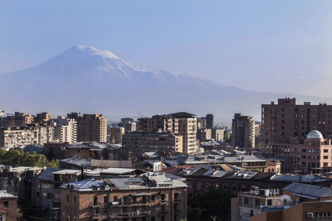 Bloomberg. Teza Capital Management և WorldQuant հեջ-ֆոնդերը գրասենյակներ են բացել Երևանում